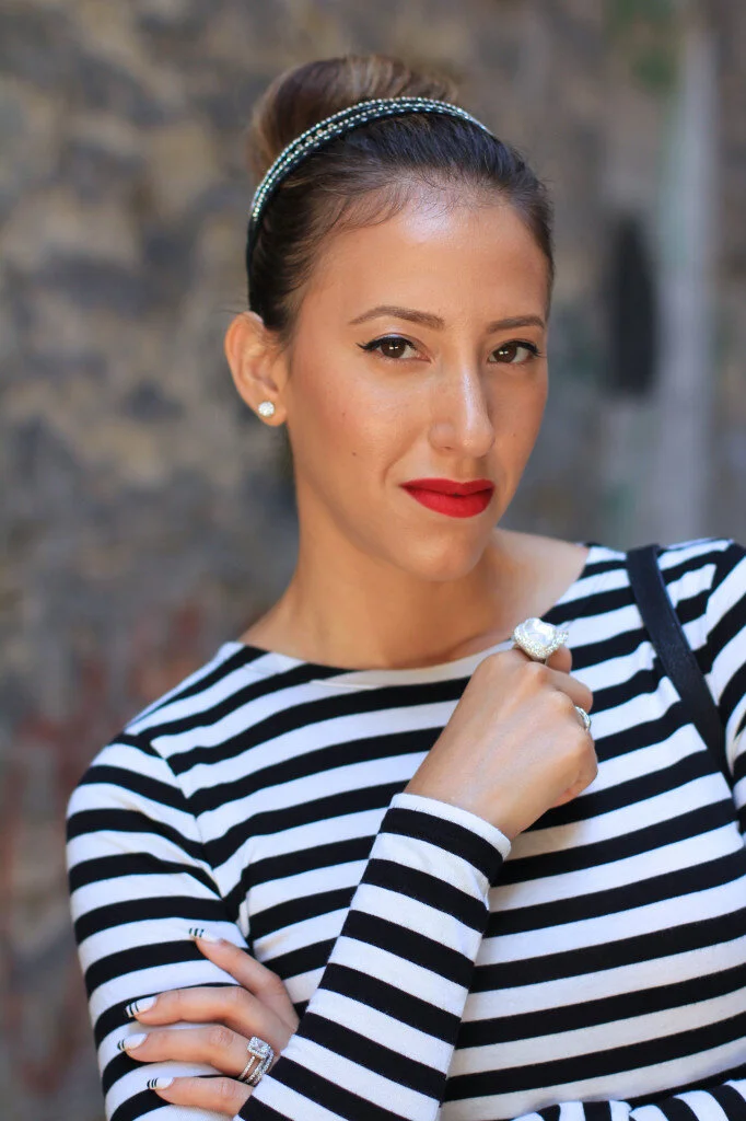 Vanessa-Santos-La-Vida-Glamour-Red-Lipstick-Bun-Black-and-White.jpg