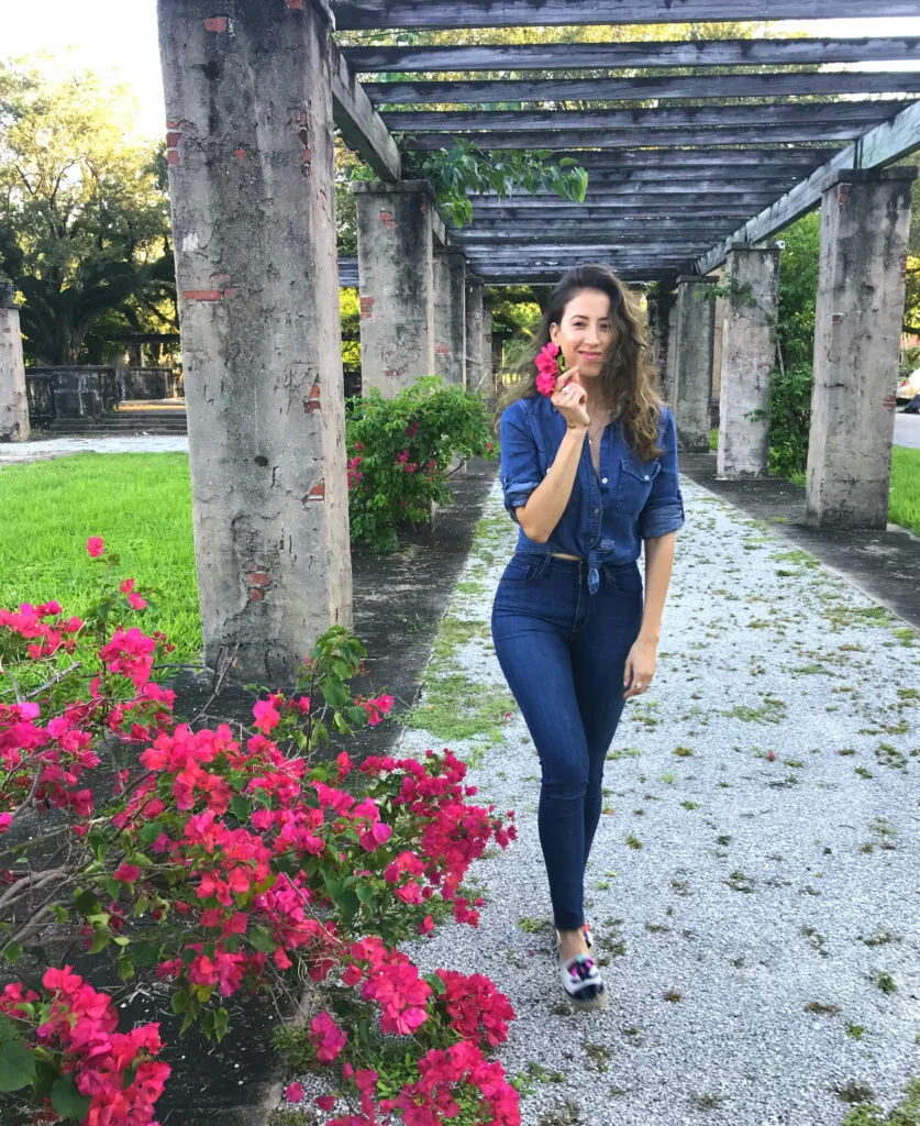 Vanessa-Santos-La-Vida-Glamour-Denim-on-Denim.jpg