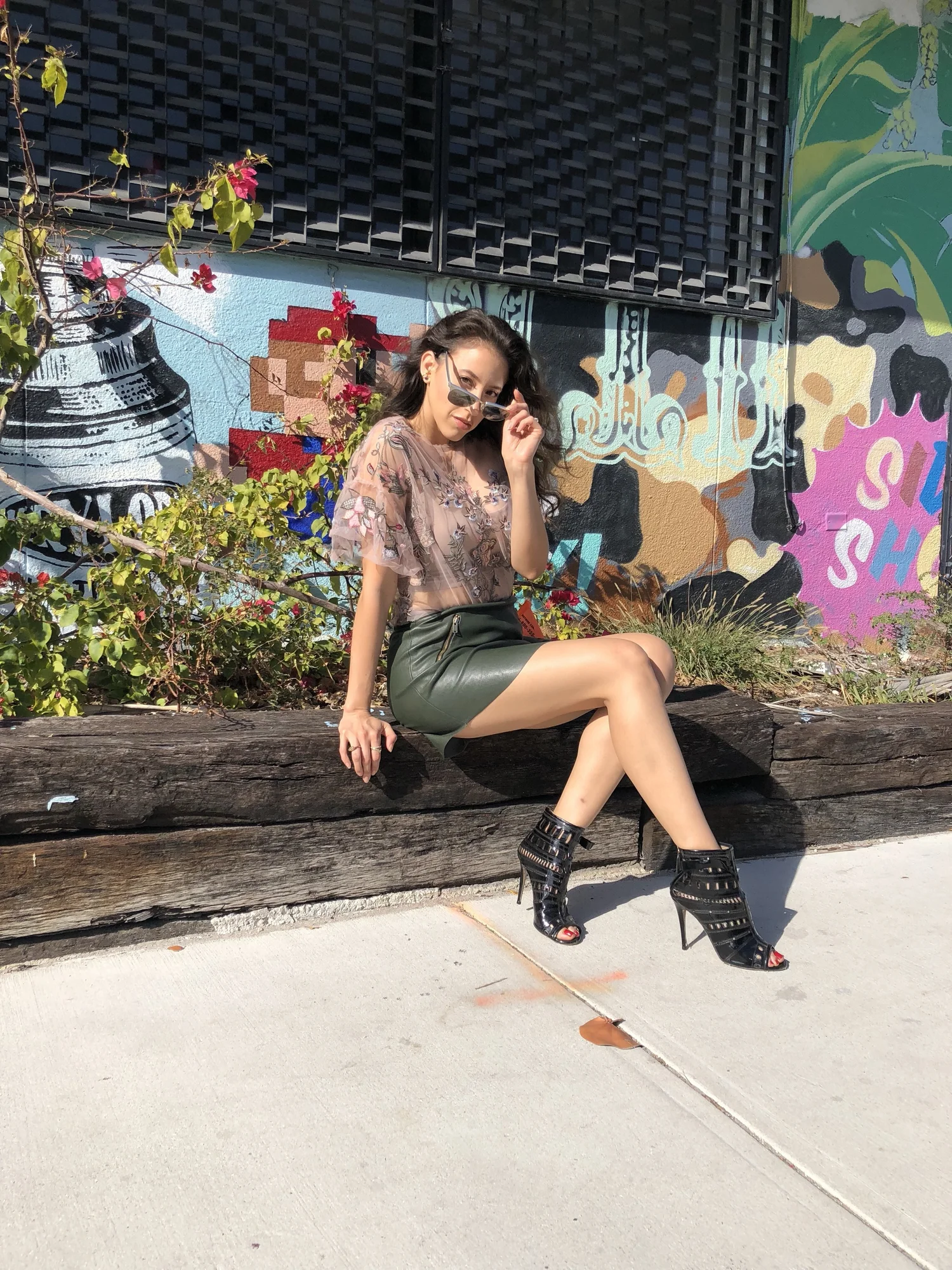 Vanessa-Santos-La-Vida-Glamour-Date-Outfit.jpg