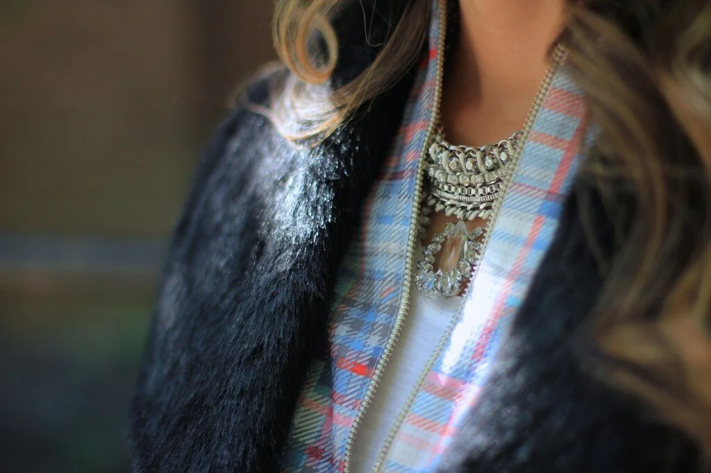 Vanessa-Santos-La-Vida-Glamour-Chunky-Necklace-Pastel.jpg
