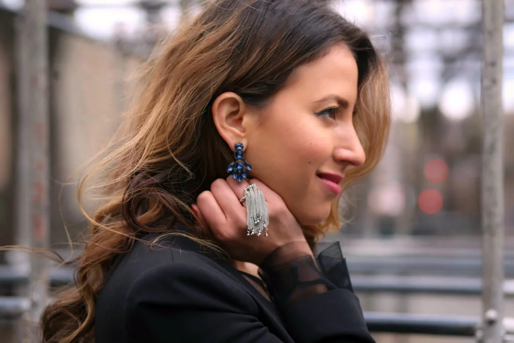 Vanessa-Santos-La-Vida-Glamour-Blue-Sapphire-Earrings.jpg