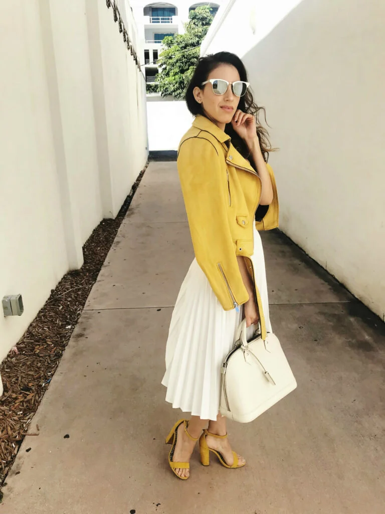 Vanessa-Santos-La-Vida-Glamour-Statement-Jacket-Summer-Style-Rayban-Sunglasses.jpg