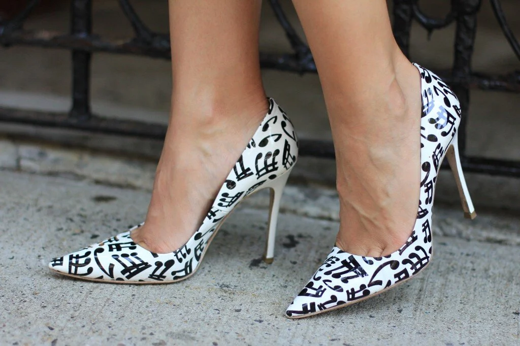 Vanessa-Santos-La-Vida-Glamour-Miu-Miu-Music-Note-Pumps.jpg